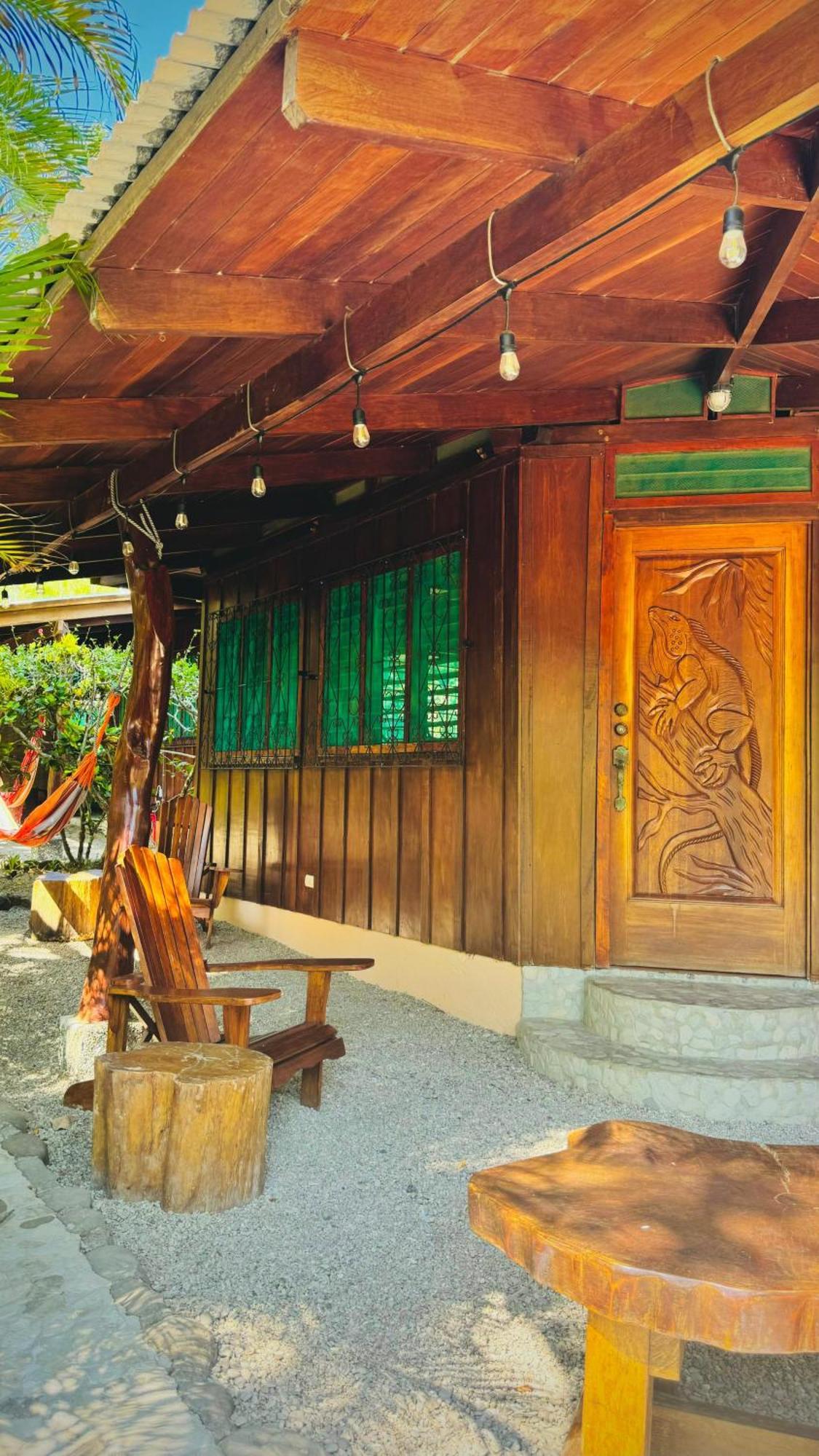 Playa Santa Teresa  Mal Pais Surf Camp酒店 外观 照片