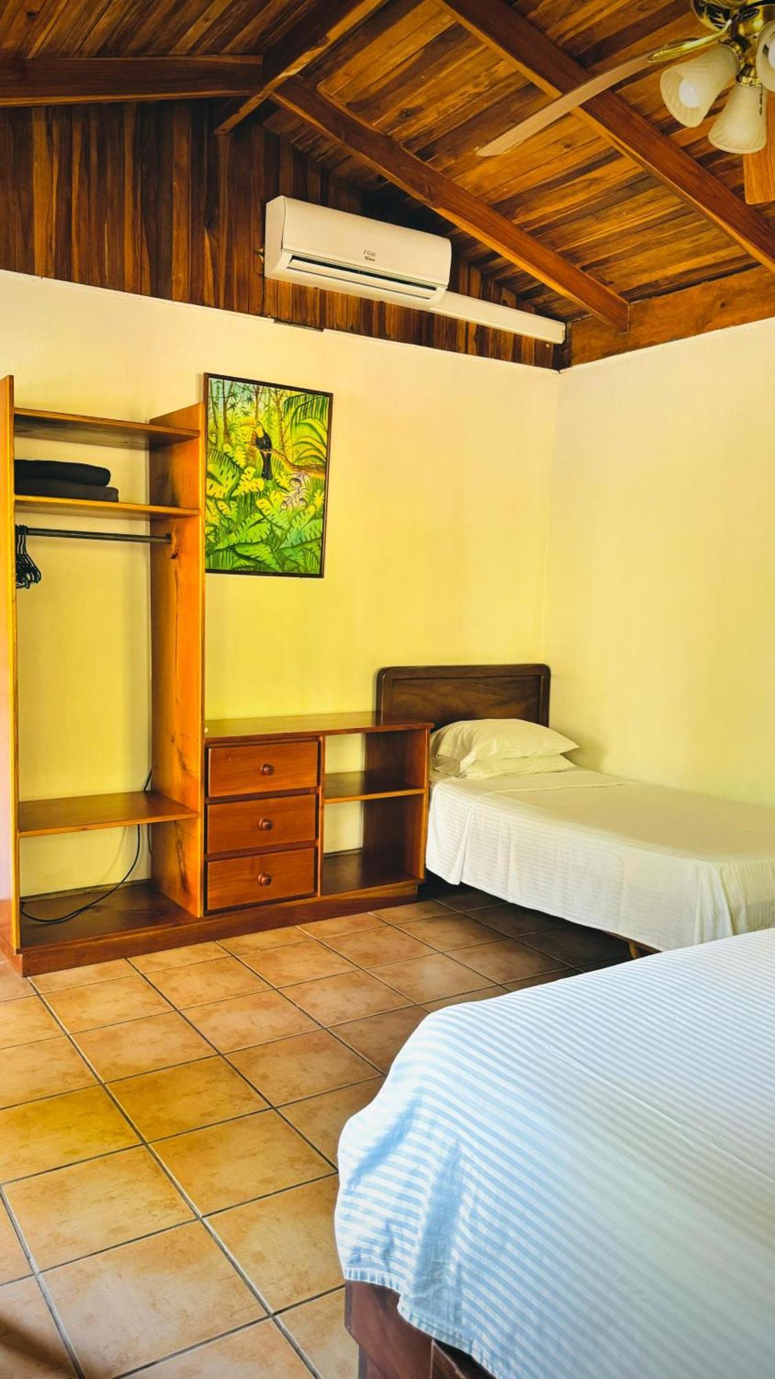 Playa Santa Teresa  Mal Pais Surf Camp酒店 外观 照片