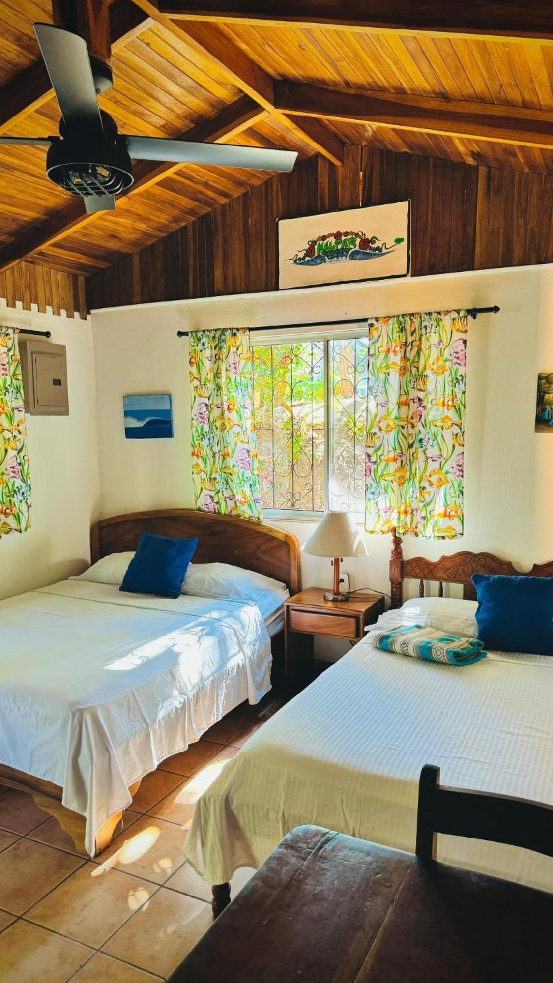 Playa Santa Teresa  Mal Pais Surf Camp酒店 外观 照片