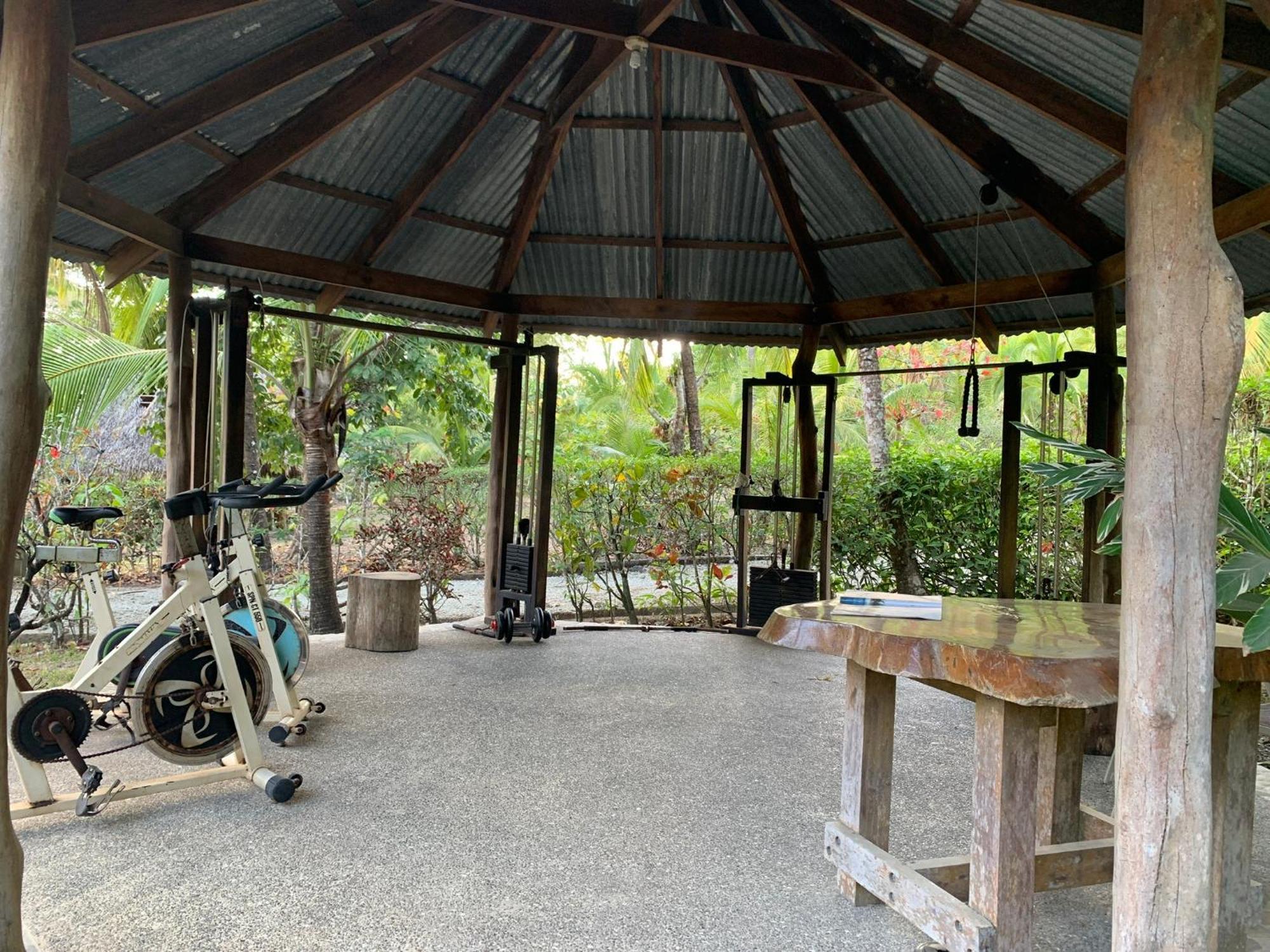 Playa Santa Teresa  Mal Pais Surf Camp酒店 外观 照片