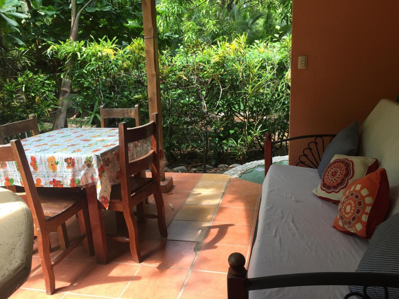 Playa Santa Teresa  Mal Pais Surf Camp酒店 外观 照片